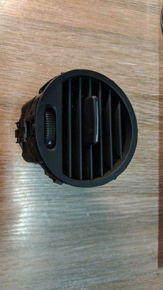 дефлектор обдува салона Mercedes-Benz CLS-Класс C219 2007, 3.0 л., OM 642.920, дизель, АКПП, купе, 2198300254, A2198300254 - фото №1