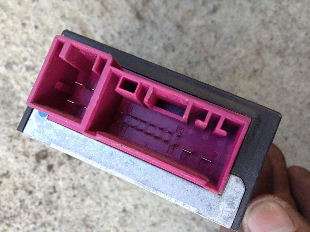 блок управления топливным насосом BMW 5 серия E60/E61 2005, 2.5 л., дизель, АКПП, универсал, 7169960, 1614716996 - фото №1