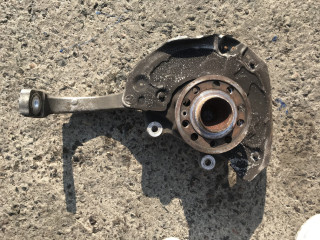 кулак поворотный левый Mercedes-Benz C-Класс W205/S205/C205 2015, 2.1 л., OM 651.921, дизель, АКПП, универсал