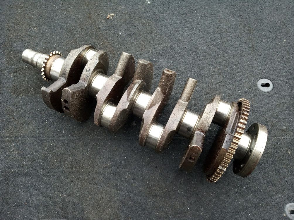 коленвал Mini Cooper 1 поколение 2001, 1.6 л., W10 B16 A, бензин, АКПП, красный, хетчбэк 5 дв., 04777684 - фото №1