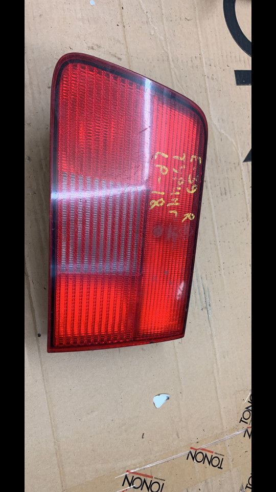 фонарь крышки багажника правый BMW 5 серия E39 2000, 8361674 - фото №1