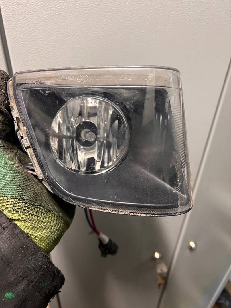 фара противотуманная правая BMW 7 серия F01/F02 2009, 4.4 л., N63 B44 A, бензин - фото №1