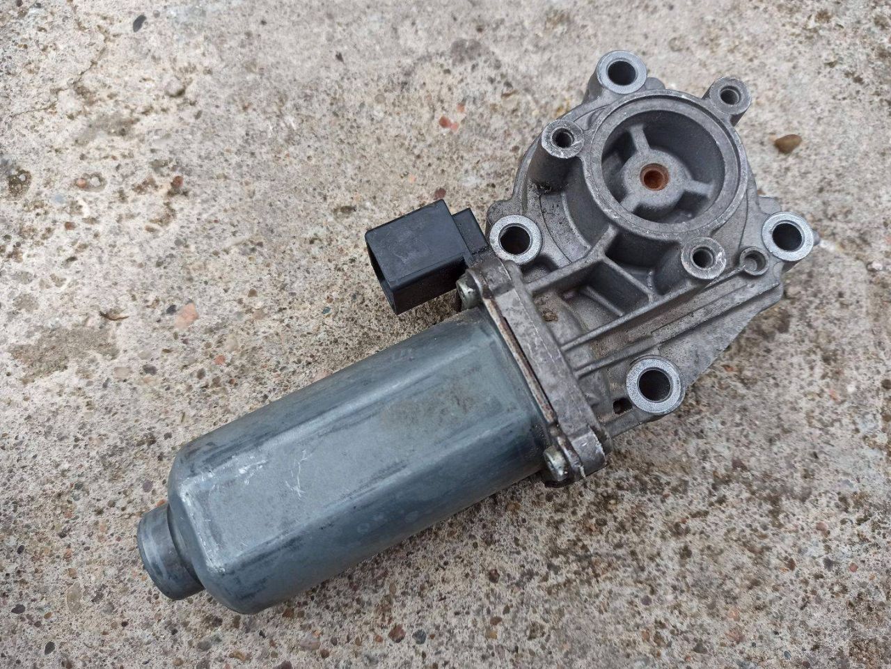 электромотор раздаточной коробки BMW X6 E71/E72 2010 - фото №1