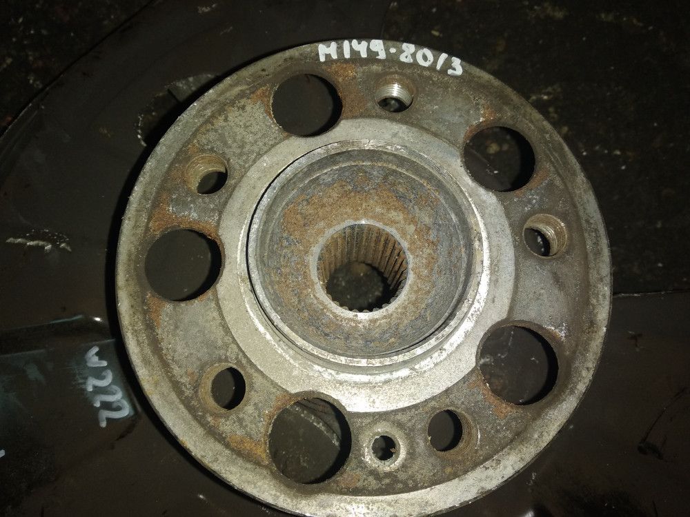 ступица задняя левая Mercedes-Benz S-Класс W222/C217/A217 2014, 3.0 л., OM 642.861, дизель, АКПП, серебристый, седан - фото №1