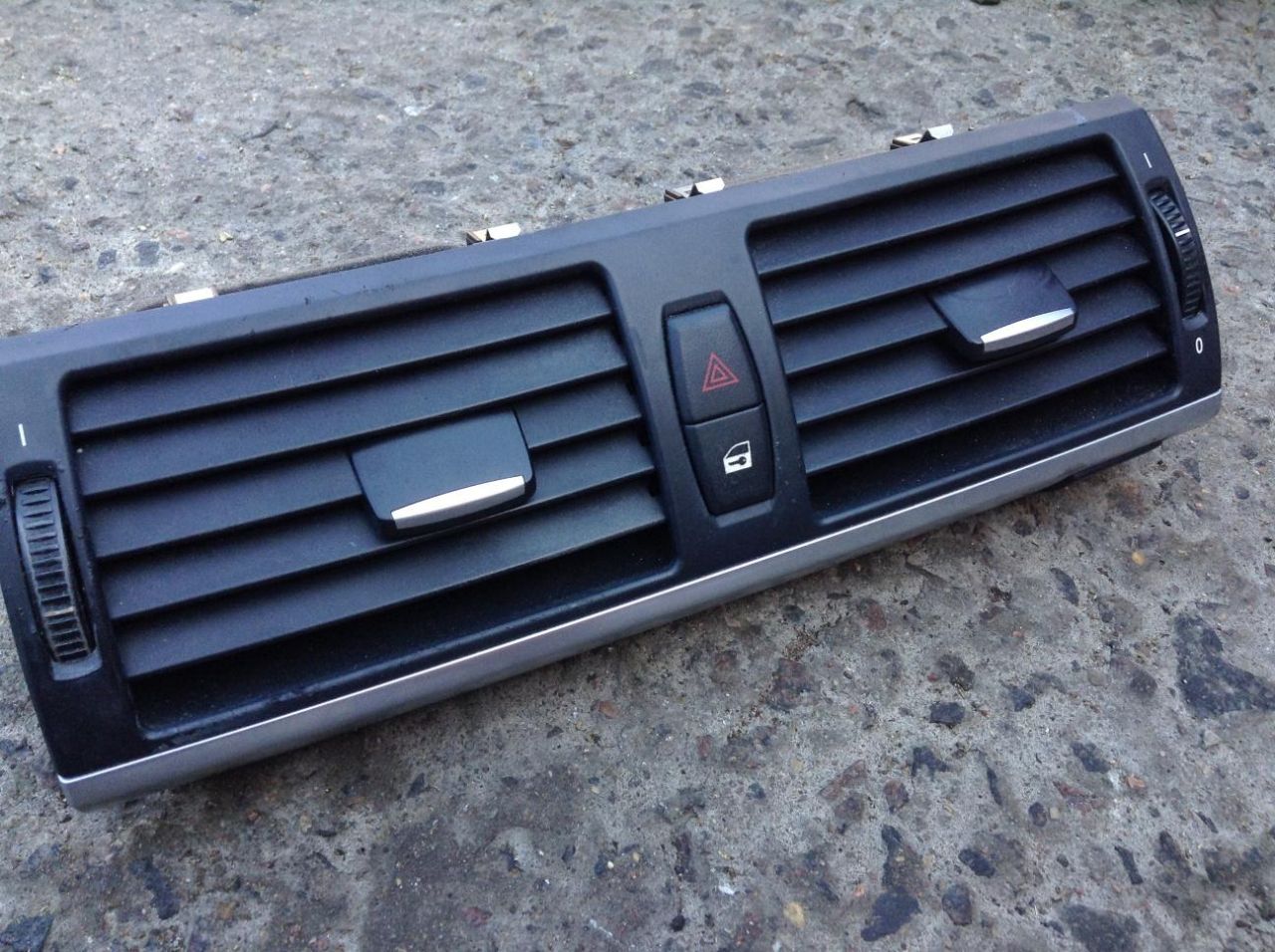 дефлектор обдува салона BMW X5 E70 2007, 3.0 л., N52 B30 A, бензин, АКПП, внедорожник 5 дв., 7161801 - фото №1