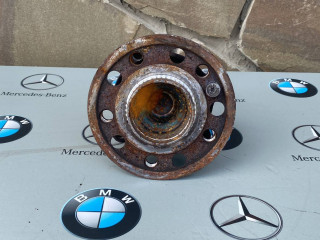 ступица передняя левая Mercedes-Benz C-Класс W205 [рестайлинг] 2020, 2.0 л., бензин, кабриолет, задний привод