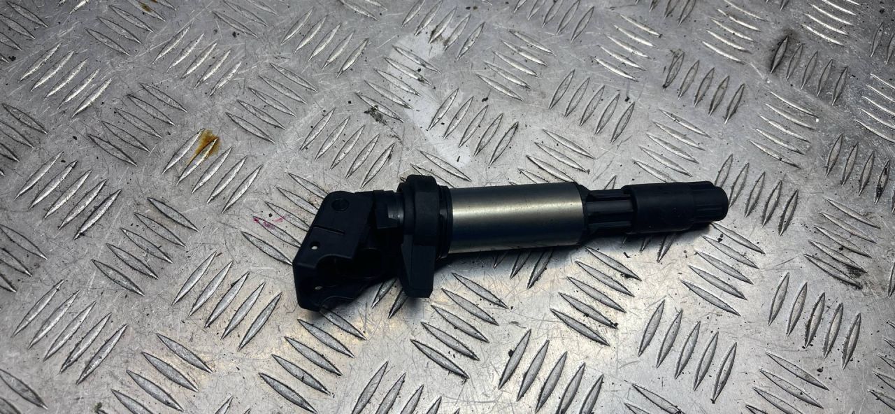 катушка зажигания BMW 7 серия E65/E66/E67 2004, 3.6 л., N62 B36, бензин, правый руль - фото №1