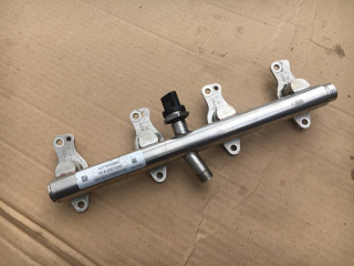 топливная рампа Mercedes-Benz S-Класс W222/C217/A217 2016, 4.0 л., M 176.980, бензин, АКПП, седан, A1770702800