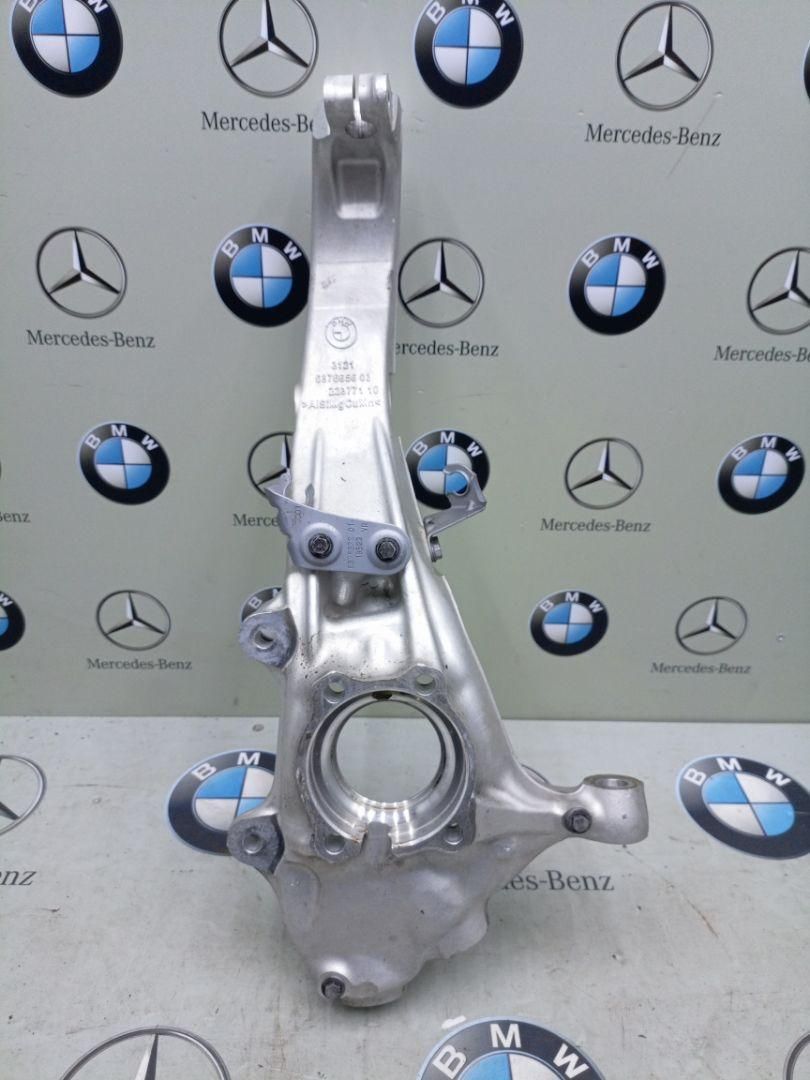 кулак поворотный правый BMW 2024, 3.0 л., бензин, 475, 6876656 - фото №1