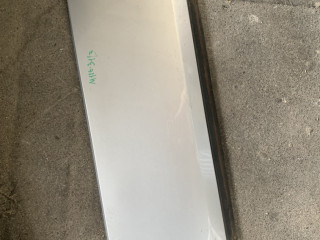 молдинг двери задней левой Land Rover Range Rover 3 поколение [2-й рестайлинг] 2012, 4.4 л., 448DT, дизель, АКПП, внедорожник 5 дв., 8263897