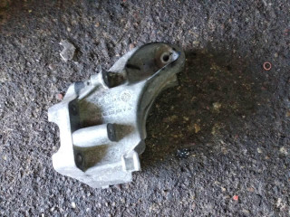 кронштейн двигателя Mercedes-Benz M-Класс W166 2012, 2.1 л., OM 651.960, дизель, АКПП, мокрый асфальт, внедорожник 5 дв., A6512233804