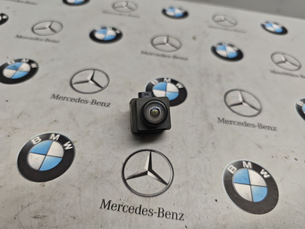 камера заднего вида BMW 5 серия G30/G31 2018, 2.0 л., B48 B20 A, бензин, задний привод, правый руль, 0263007179, 069495896, 173884, 1810731171 - фото №1