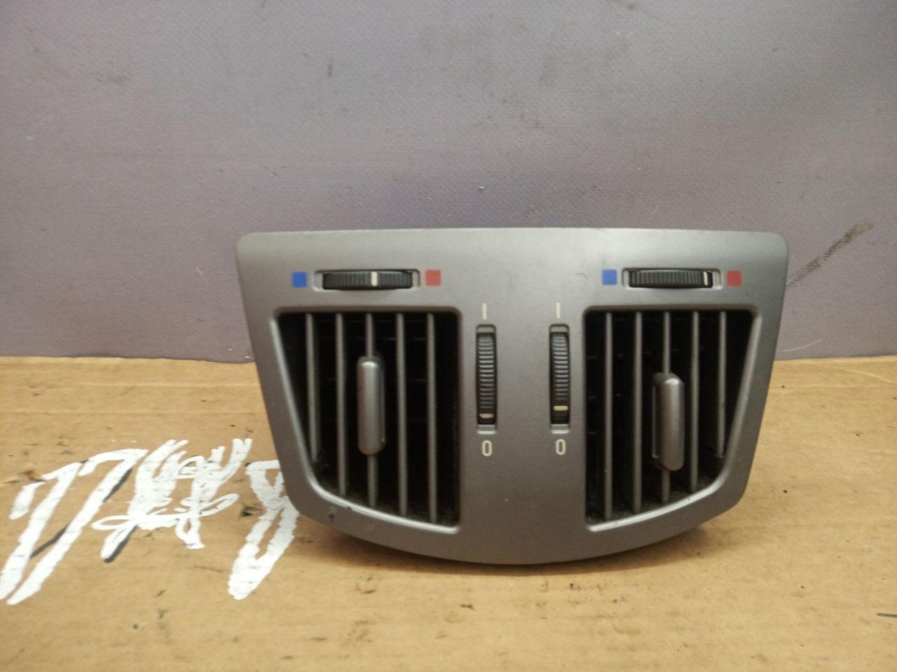 дефлектор обдува салона BMW 7 серия E65/E66/E67 2003, 4.4 л., дизель, АКПП, седан, 7002395, 8385257 - фото №1