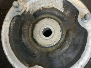 опора амортизатора верхняя (чашка) BMW 5 серия E60/E61 2006, 6753810