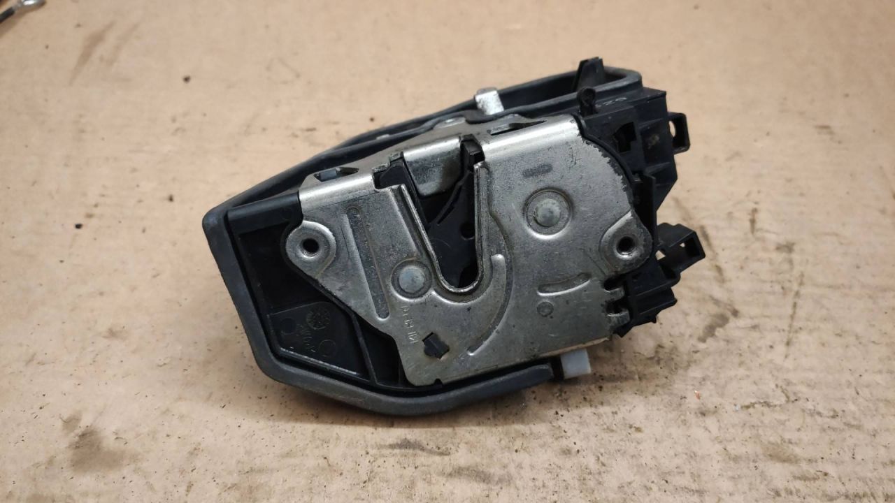 замок двери задней левой BMW 5 серия E60/E61 2007, 7154629 - фото №1