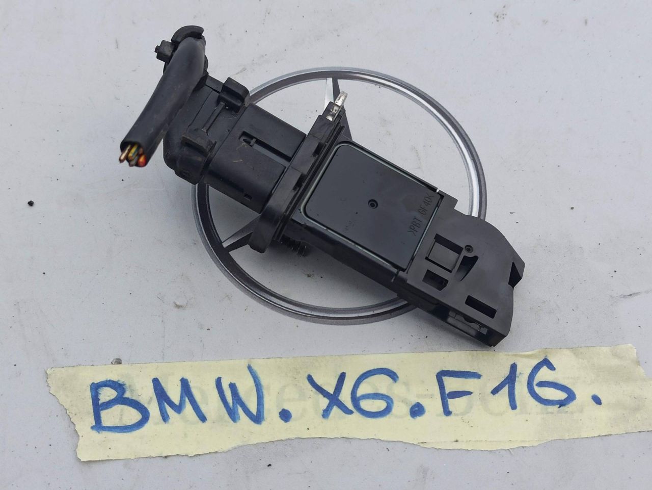 расходомер воздуха BMW X6 F16 2016, 3.0 л., бензин, правый руль, 7804150 - фото №1