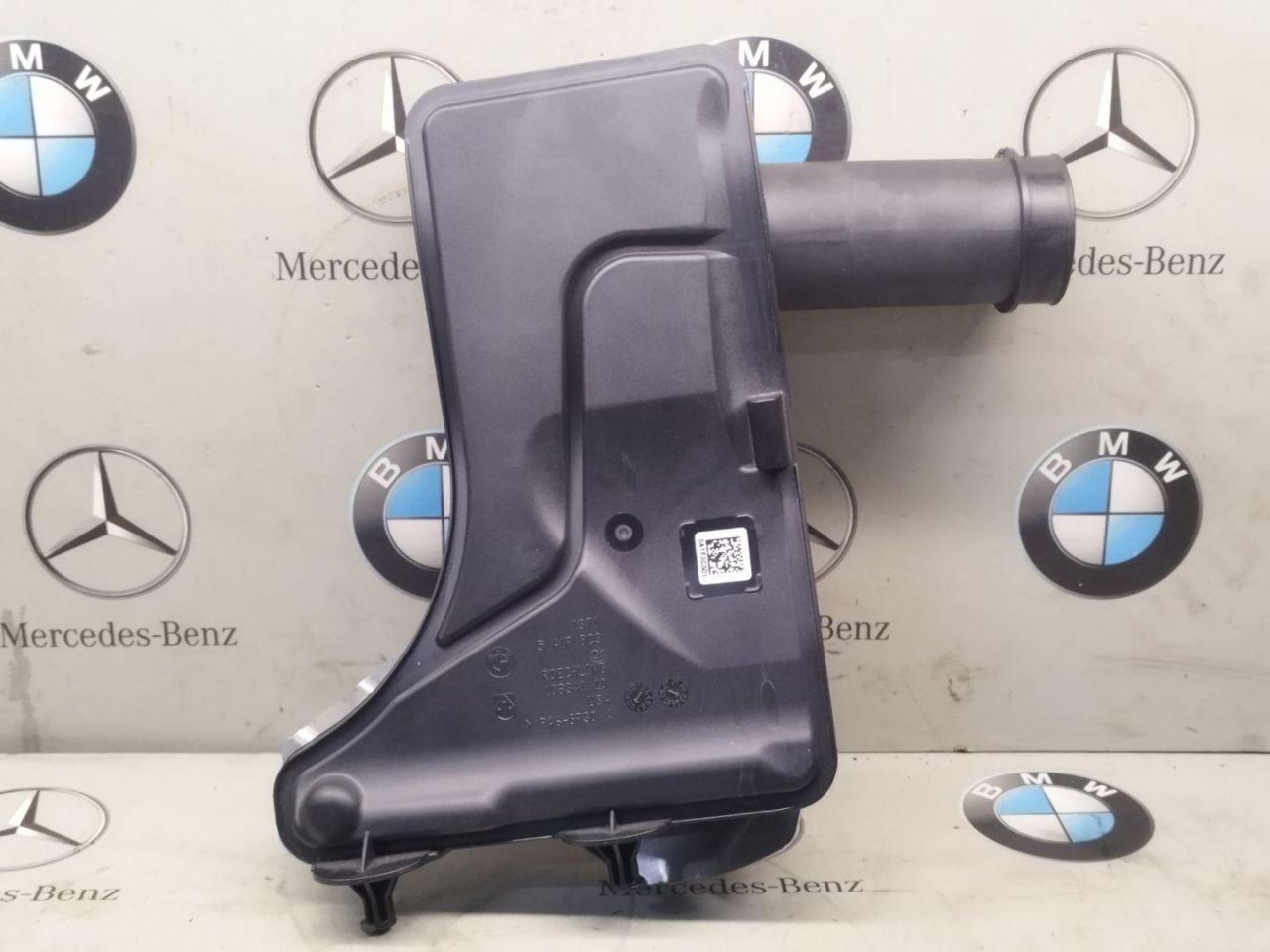 корпус воздушного фильтра BMW 2024, 3.0 л., бензин, 475, 5A1F9C3 - фото №1