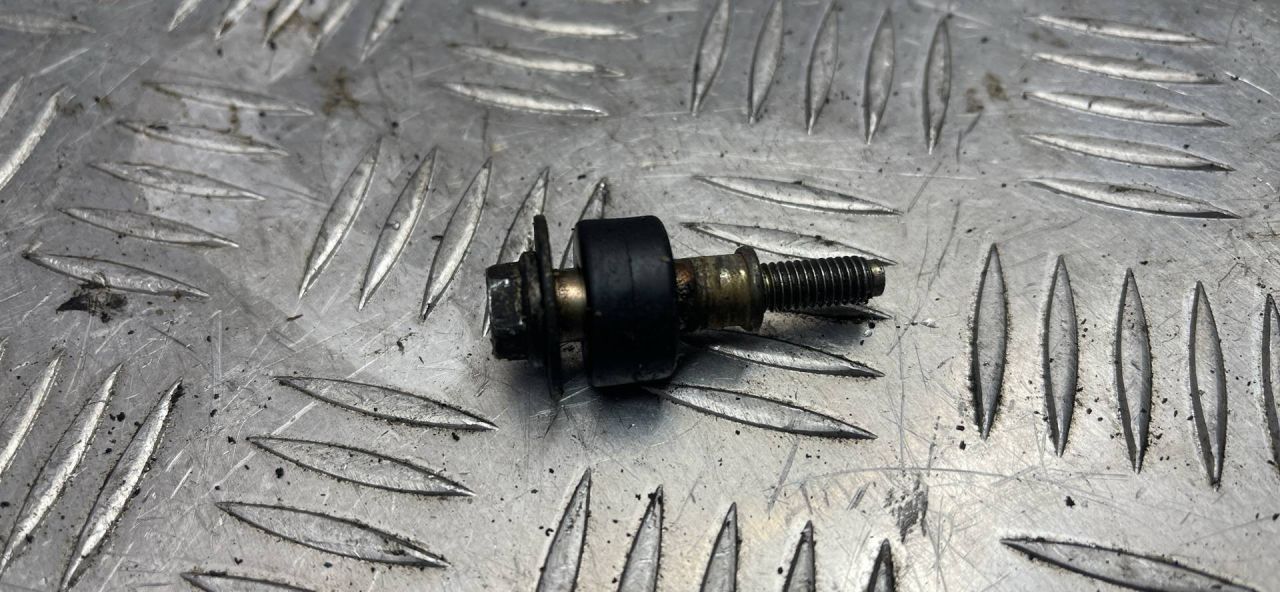 болт двигателя BMW 3 серия E90/E91/E92/E93 2007, 3.0 л., дизель, полный привод - фото №1