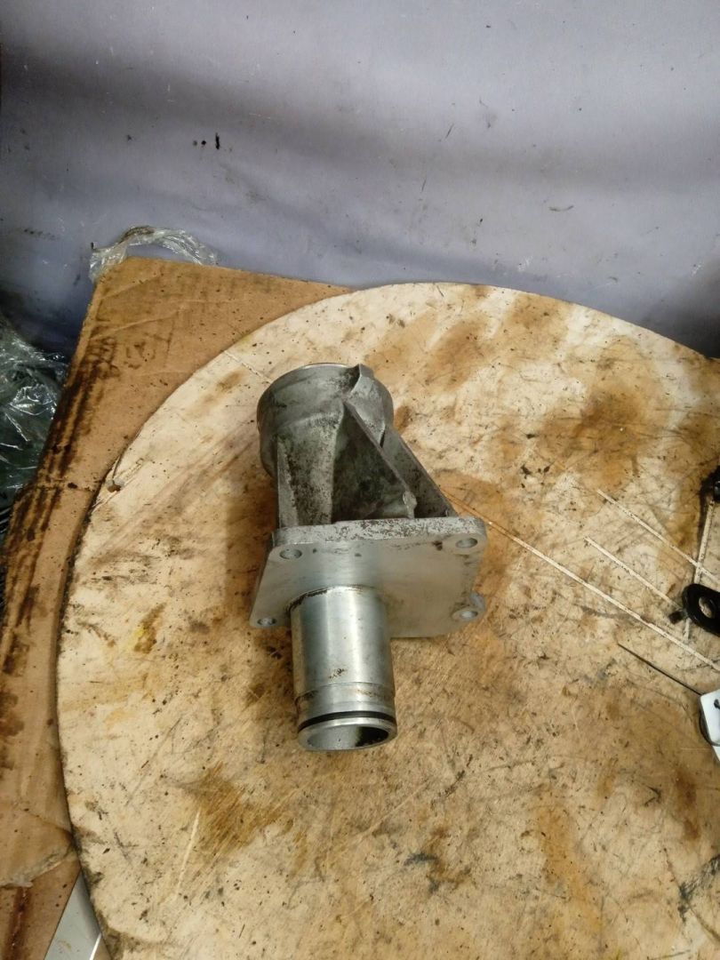 кронштейн полуоси BMW X5 E70 2008, 4.8 л., N62 B48 B, бензин, 7552538 - фото №1