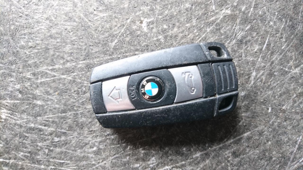 ключ BMW 2008, 2.0 л., N43 B20 A, бензин, АКПП, синий, хетчбэк 5 дв. - фото №1