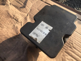 блок ABS Mercedes-Benz E-Класс W212 [рестайлинг] 2014, 2.0 л., A2124311848