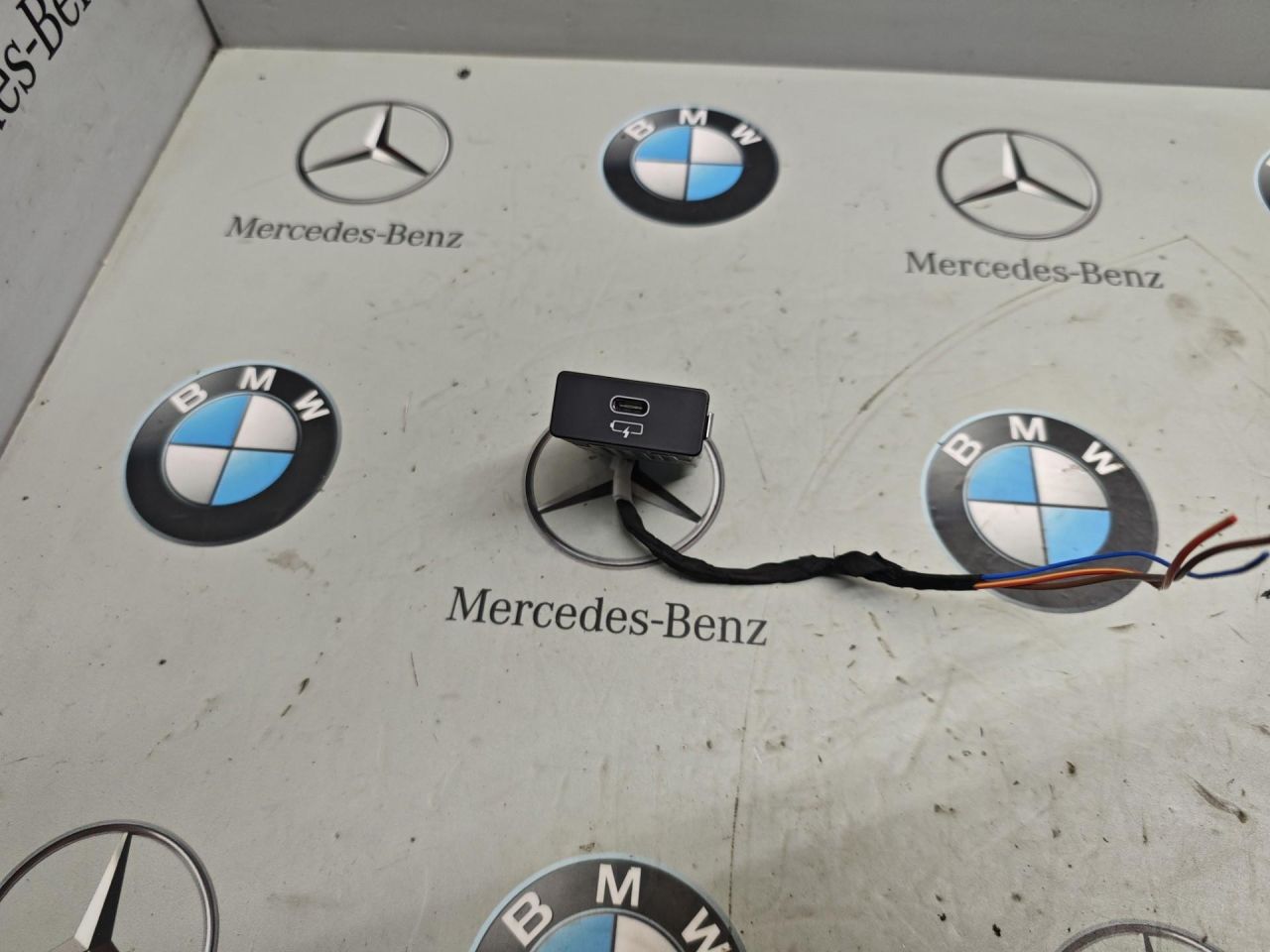 порт зарядный BMW 2023, 475, 5A84161 - фото №1