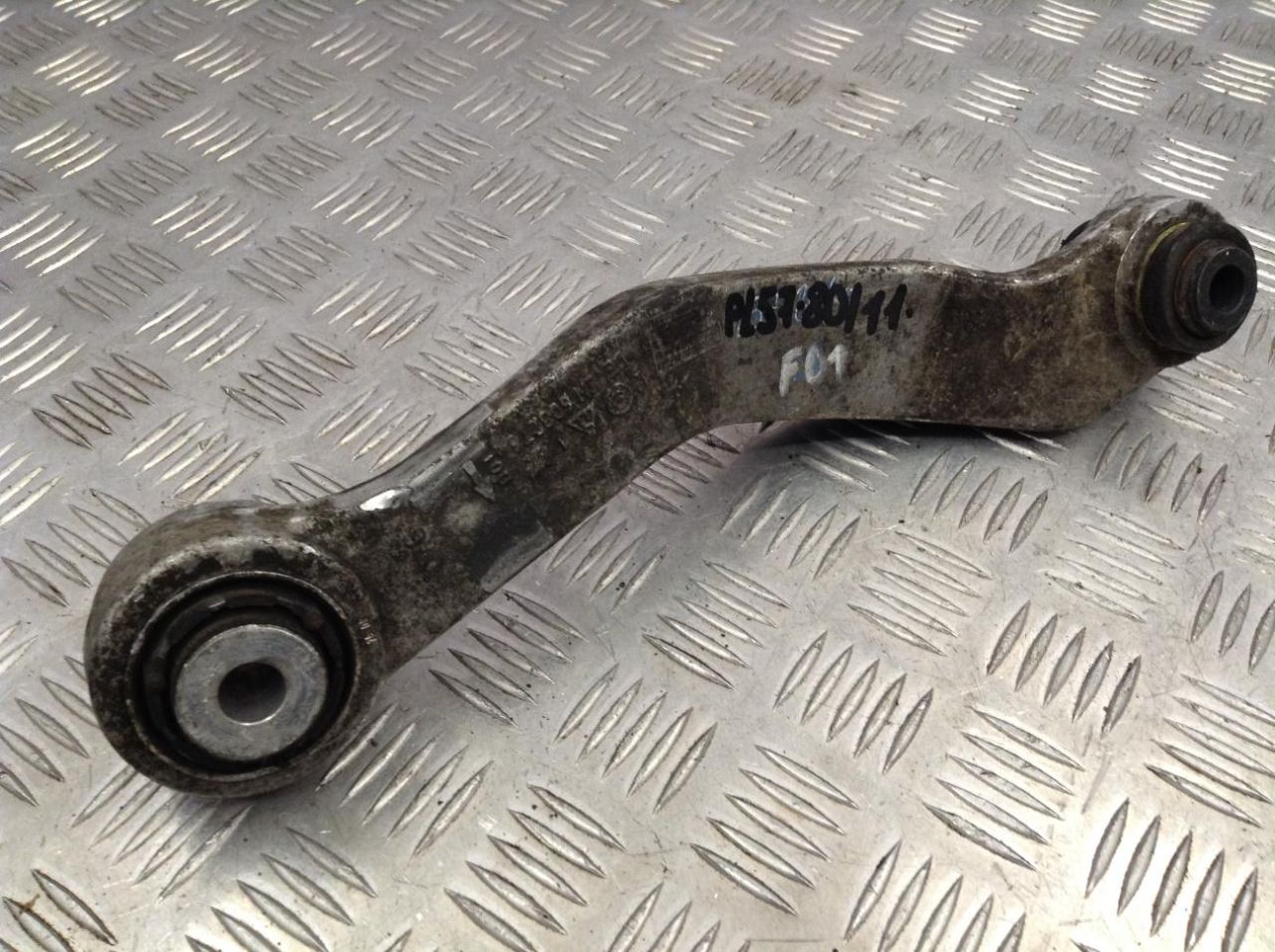 рычаг задний развальный BMW 7 серия F01/F02 2009, 3.0 л., N57 D30 A, дизель, АКПП, седан - фото №1