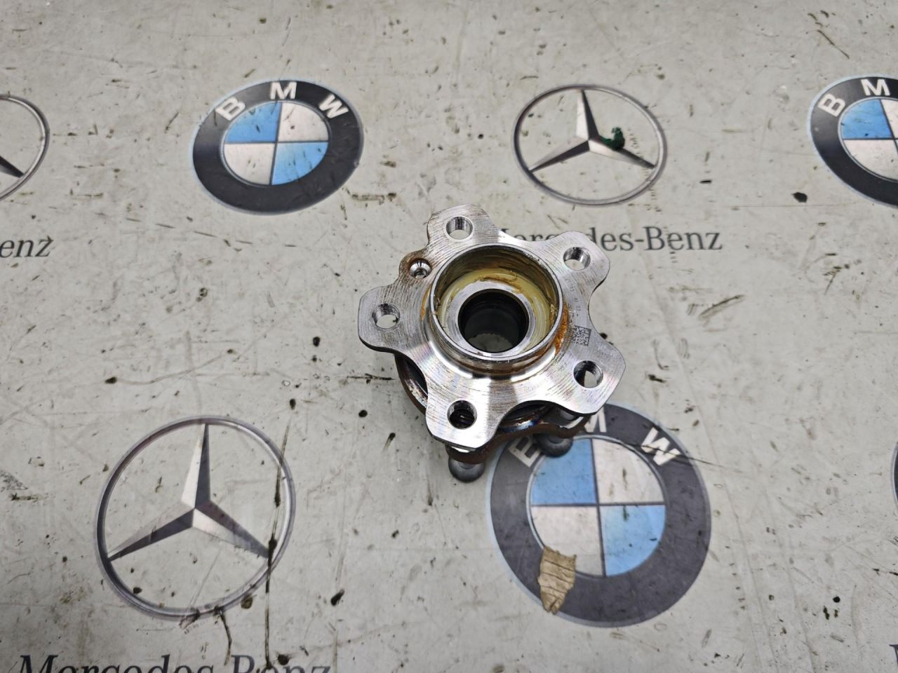 ступица передняя BMW 2023, a300, 6871193 - фото №1