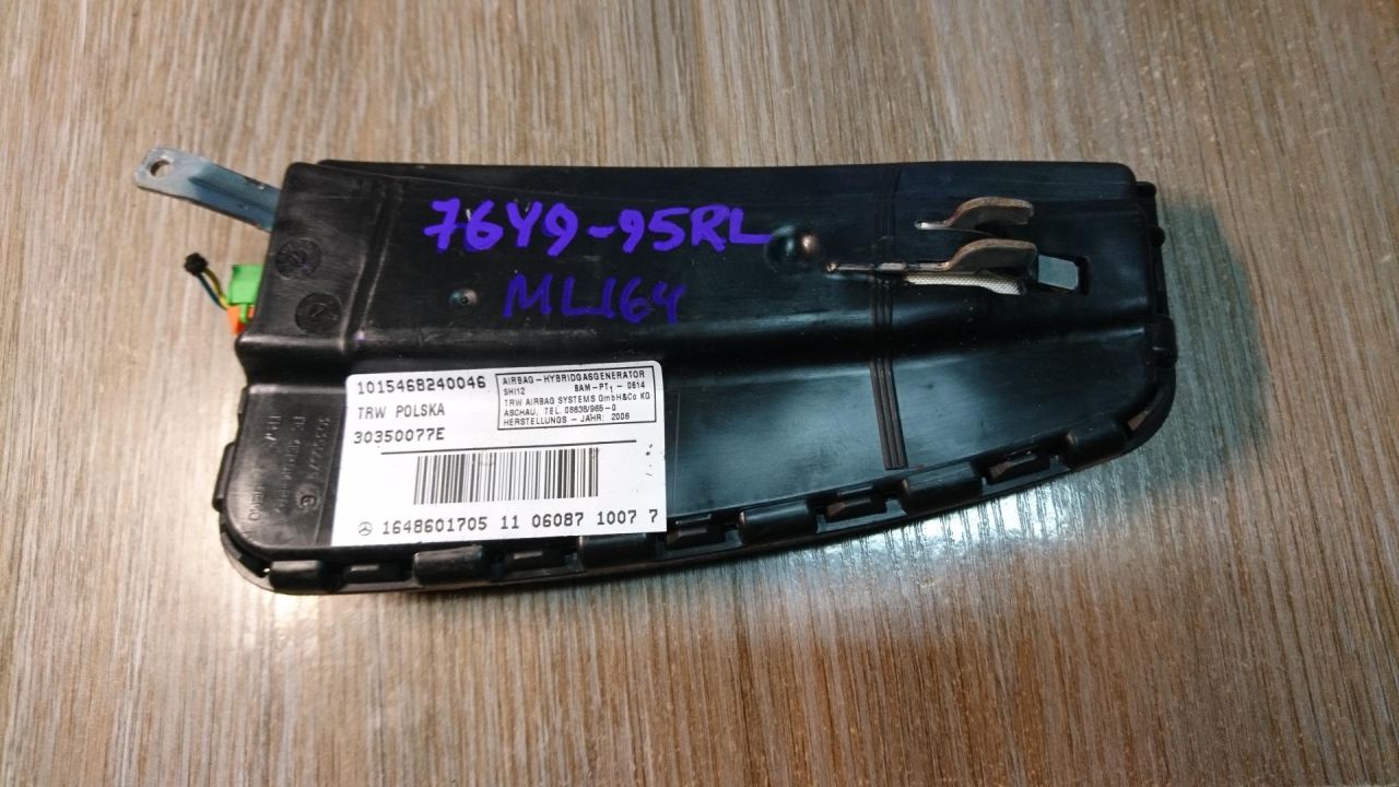 подушка безопасности сиденья Mercedes-Benz M-Класс W164 2006, 3.5 л., M 272.967, бензин, АКПП, внедорожник 5 дв., правый руль, A1648601705, 30350077E - фото №1