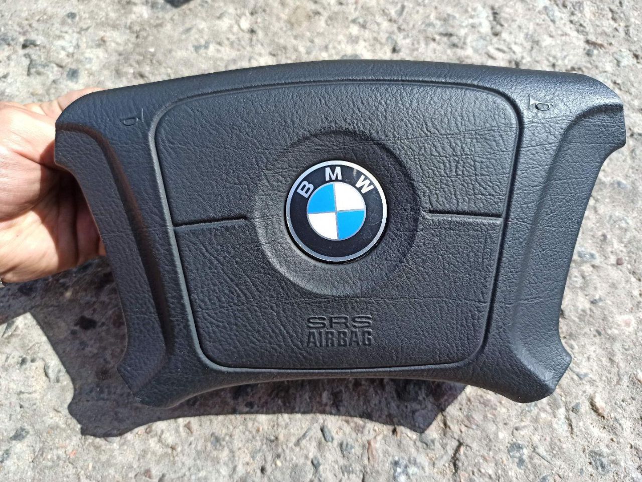 подушка безопасности водителя BMW 7 серия E38 1998, 1093305 - фото №1