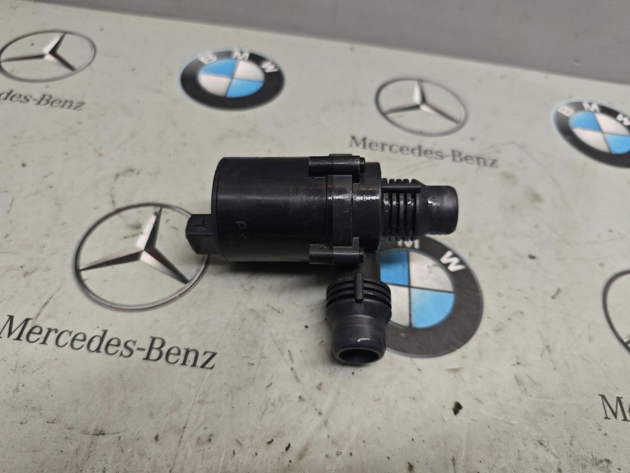 насос антифриза дополнительный BMW X5 F15 2015, 3.0 л., дизель, 9197085 - фото №1