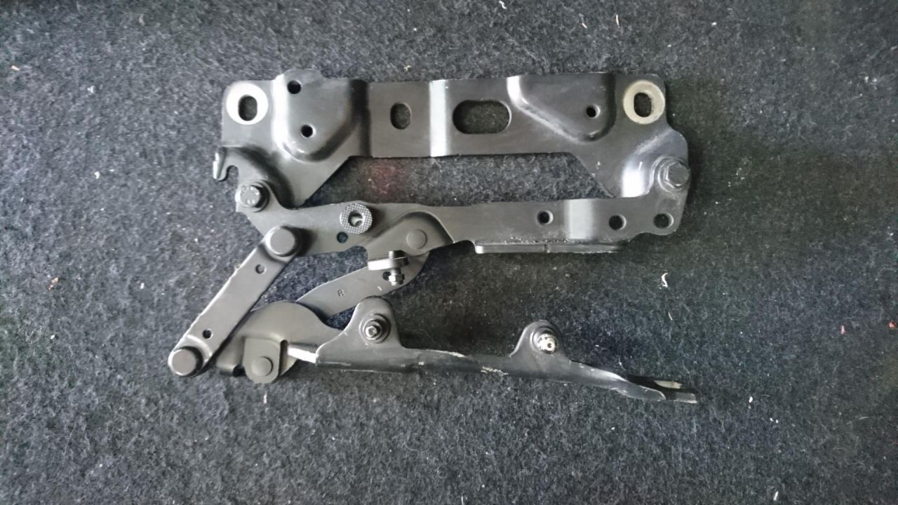 петля капота правая BMW 7 серия F01/F02 2010, 4.4 л., N63 B44 A, бензин, АКПП, седан, 7200014, 7184190 - фото №1