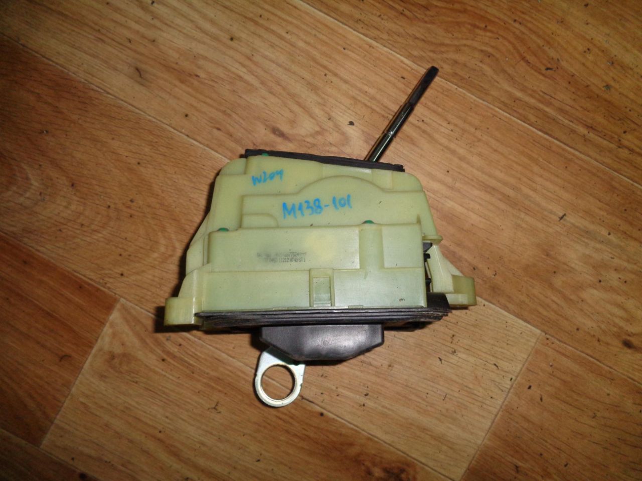 кулиса Mercedes-Benz 2013, 2.1 л., OM 651.913, дизель, АКПП, седан, 2042677524 - фото №1