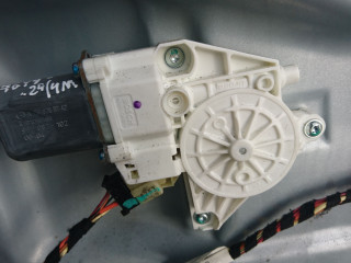 моторчик стеклоподъемника передний левый Mercedes-Benz M-Класс W164 2006, 3.5 л., M 272.967, бензин, АКПП, внедорожник 5 дв., правый руль, A2518200742