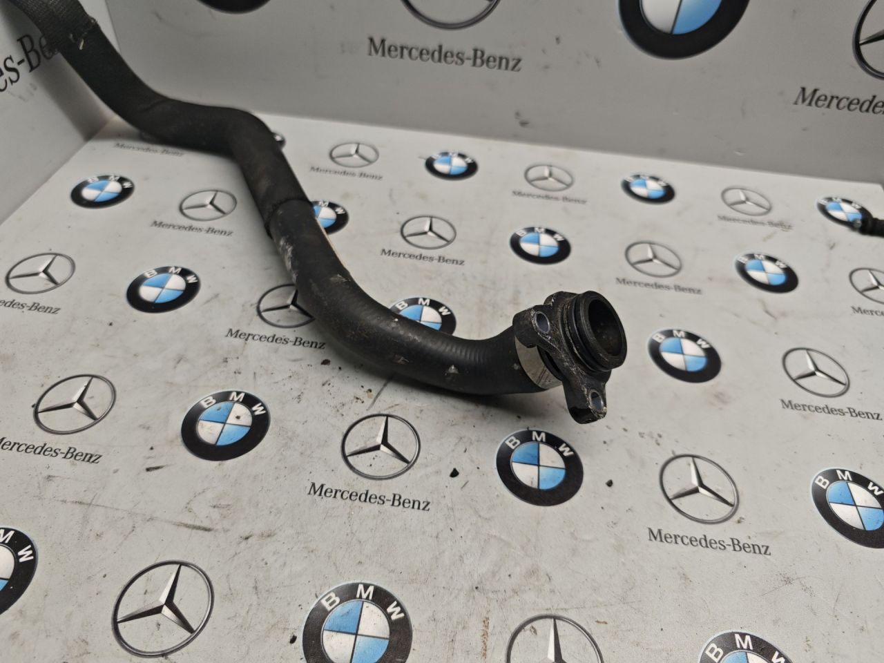 фланец (тройник) системы охлаждения BMW 2011, 3.0 л., N55 B30 A, бензин, задний привод, 7605151 - фото №1