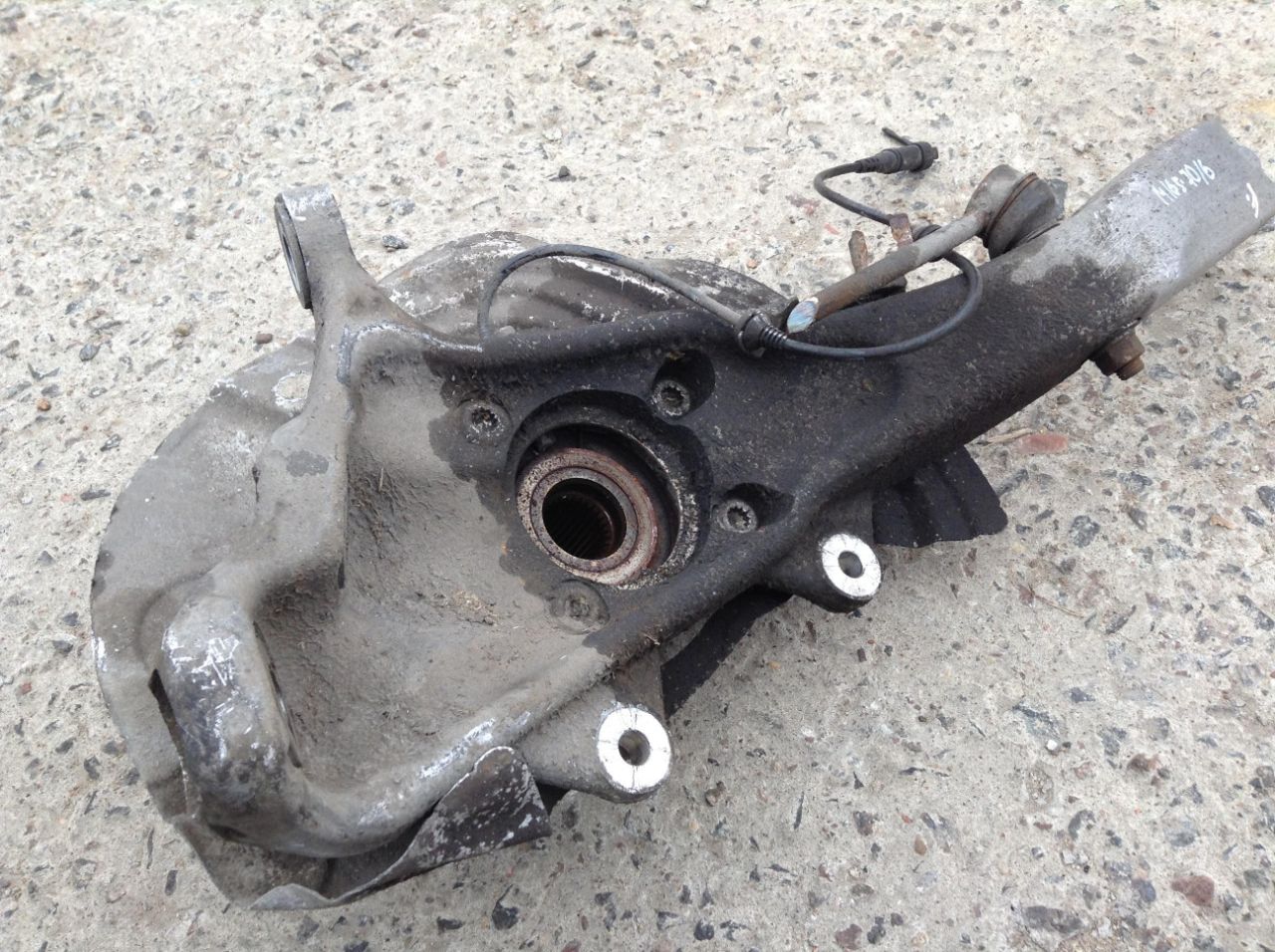 кулак поворотный правый BMW X5 E70 2007, 3.0 л., дизель, АКПП, внедорожник 5 дв., 6773784 - фото №1