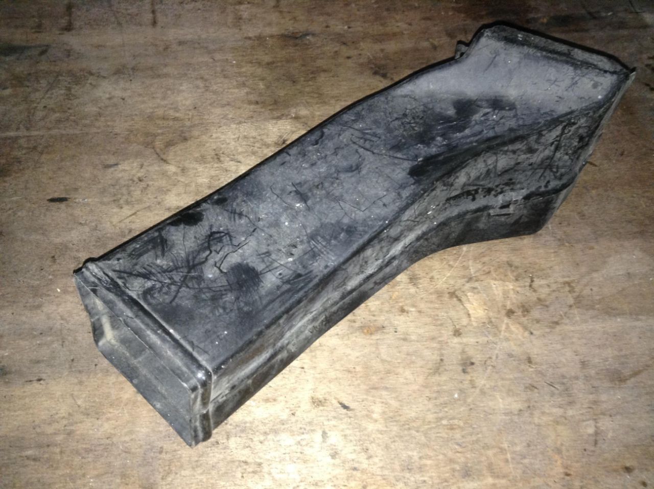 воздуховод (дефлектор) радиатора BMW 5 серия E39 1998, 2.5 л., дизель, АКПП, седан, 8174844 - фото №1