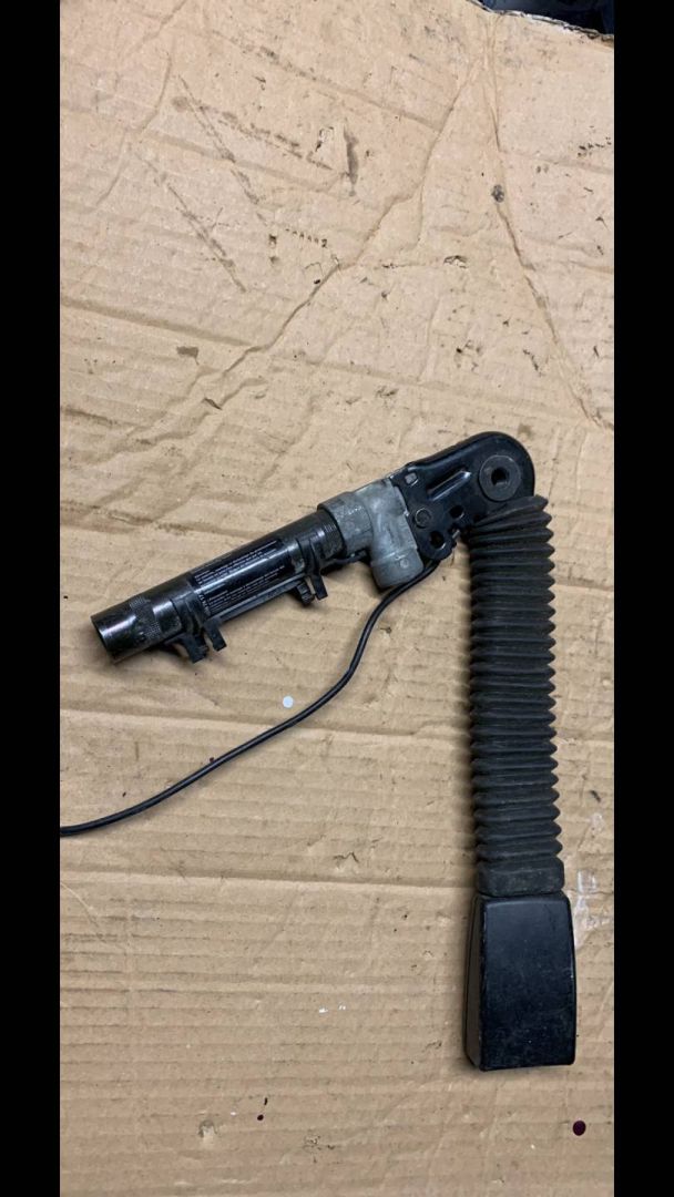 пиропатрон BMW 5 серия E60/E61 2007, 7065847 - фото №1