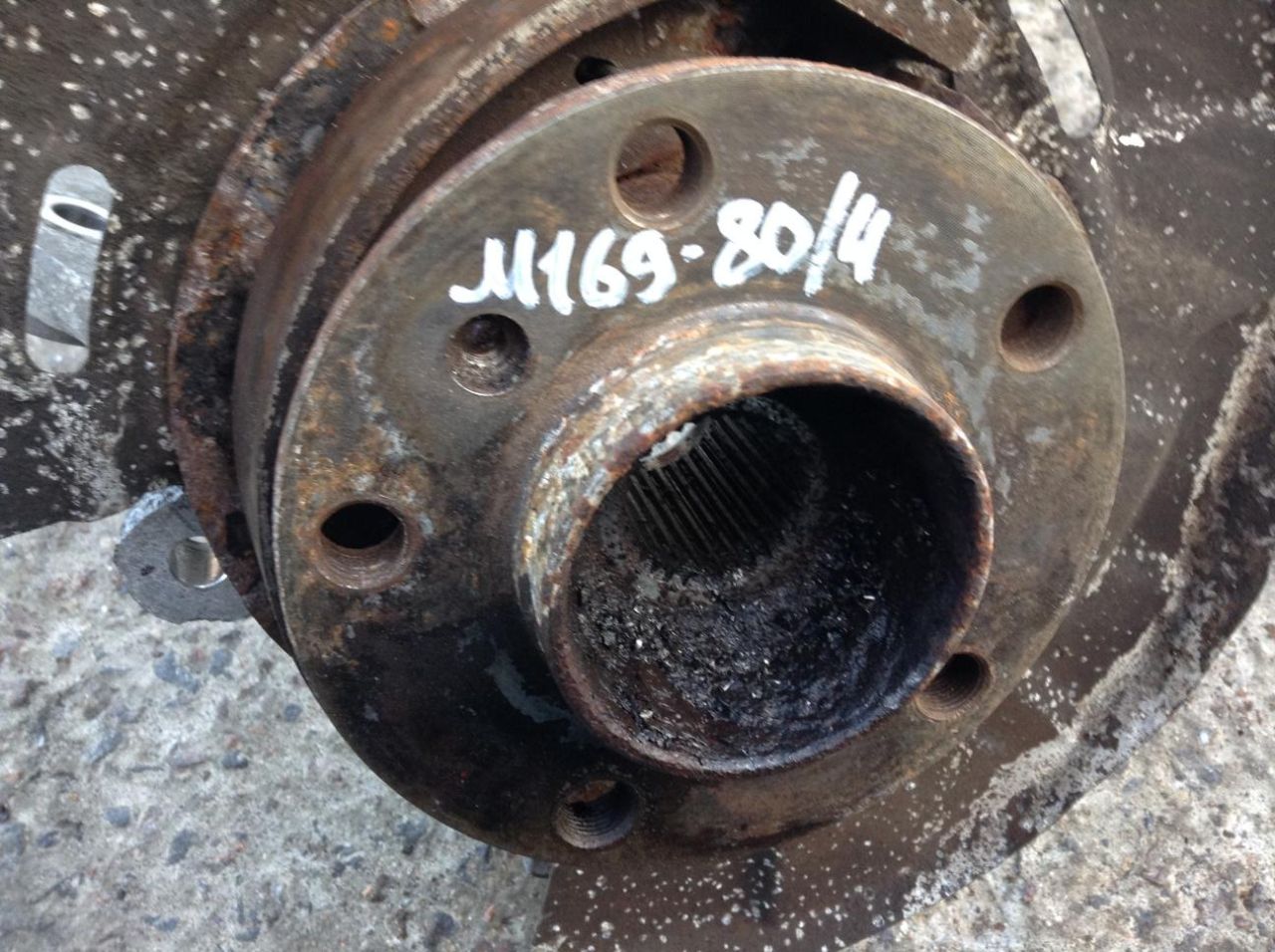 ступица задняя правая BMW 7 серия F01/F02 2009, 3.0 л., N54 B30 A, бензин, АКПП, седан - фото №1