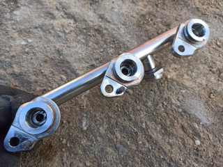 топливная рампа Mercedes-Benz S-Класс W222 [рестайлинг] 2019, 3.0 л., M256 E30, бензин, A2560700895