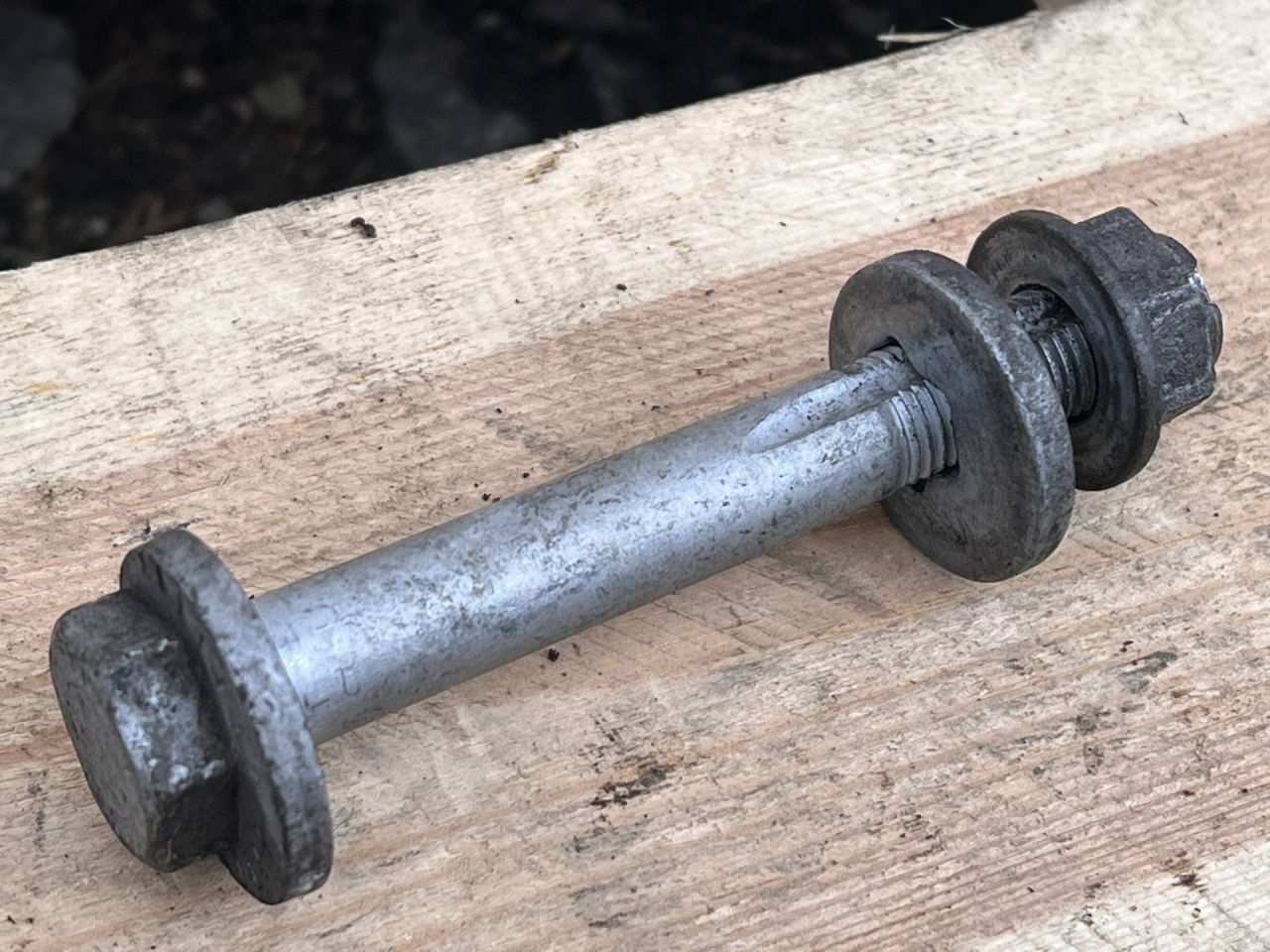 болт развальный BMW 7 серия F01/F02 2009, 4.4 л., N63 B44 A, бензин - фото №1