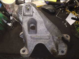 кронштейн двигателя BMW 3 серия E90/E91/E92/E93 2006, 3.0 л., дизель, 6765004, 6760316