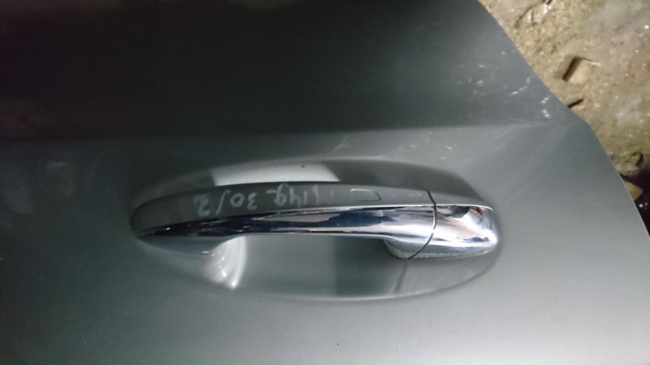 ручка наружная Mercedes-Benz S-Класс W222/C217/A217 2014, 3.0 л., OM 642.861, дизель, АКПП, серебристый, седан - фото №1