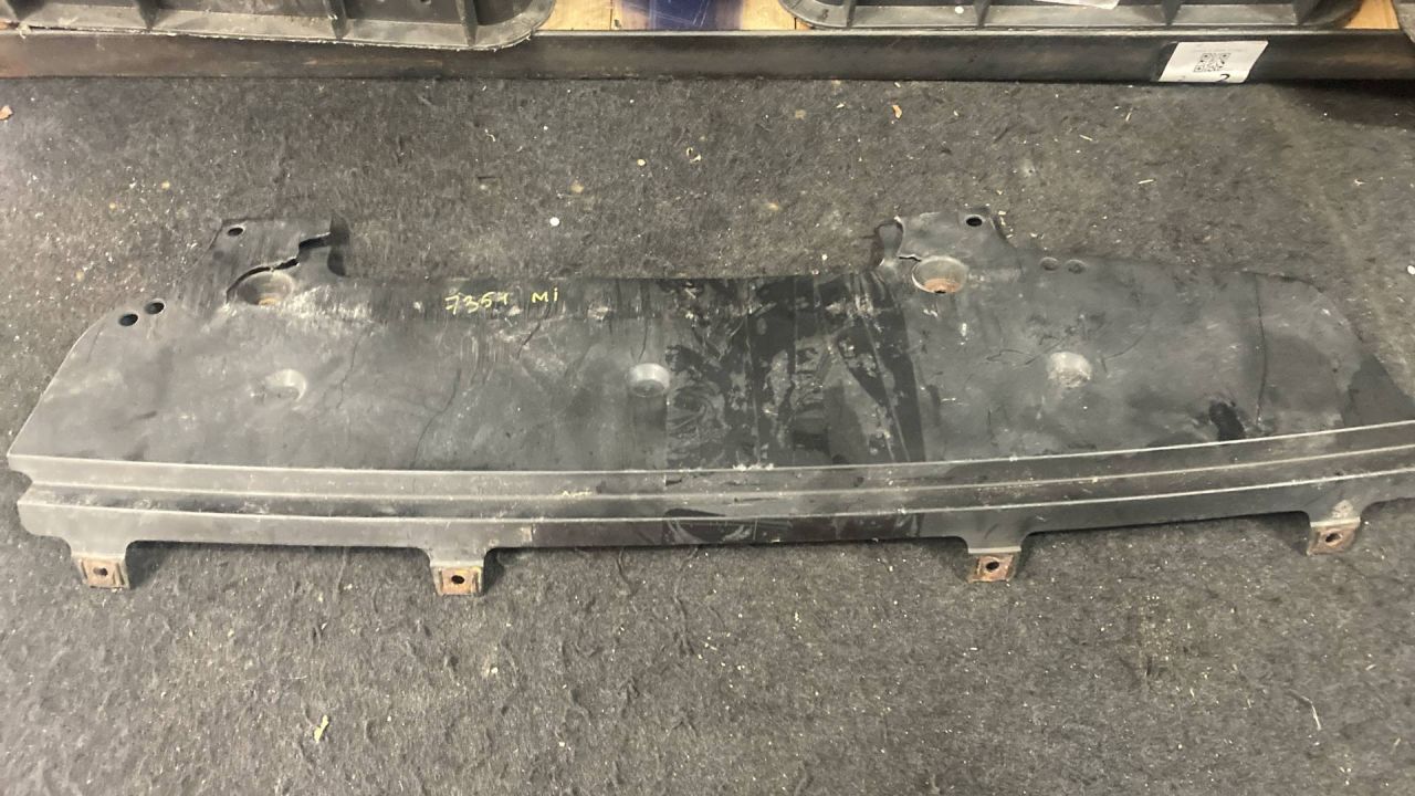 защита днища BMW 2010, 3.5 л., бензин, 7223203 - фото №1