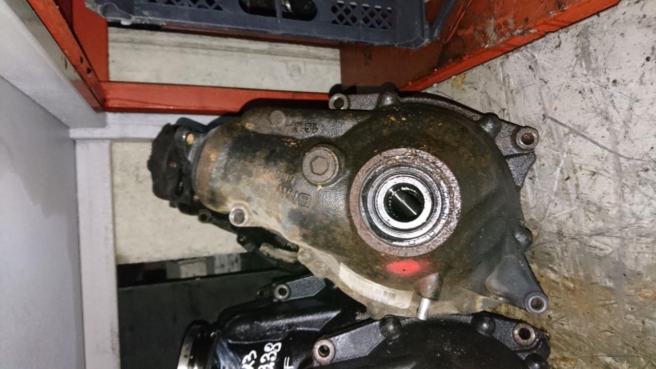 редуктор переднего моста BMW X5 E53 2001, 3.0 л., бензин, АКПП, внедорожник 5 дв., 7512914 - фото №1