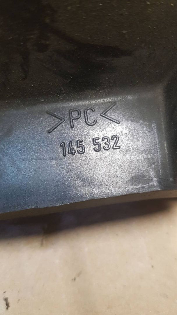 крепление фары правой BMW 5 серия E39 1997, 145532 - фото №1