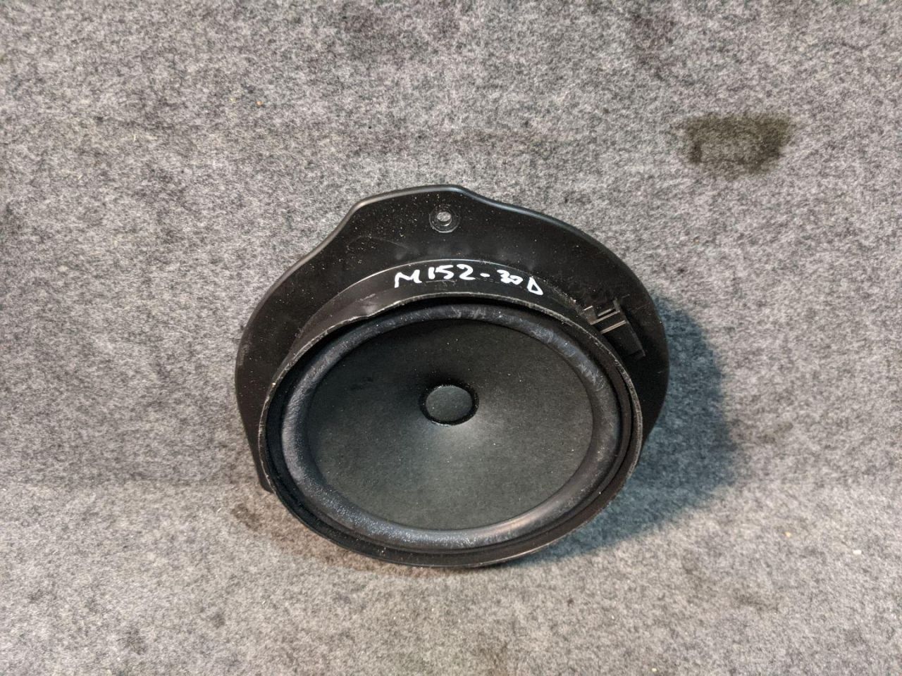 динамик двери Mercedes-Benz M-Класс W166 2012, 2.1 л., OM 651.960, дизель, АКПП, мокрый асфальт, внедорожник 5 дв., A2049062401 - фото №1