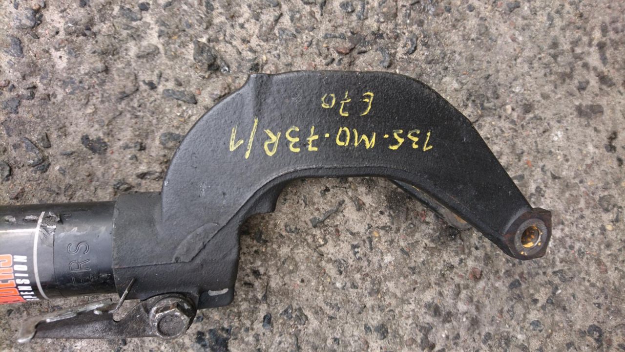 вилка амортизатора BMW X5 E70 2008, 4.8 л., N62 B48 B, бензин, АКПП, внедорожник 5 дв., 6775086 - фото №1