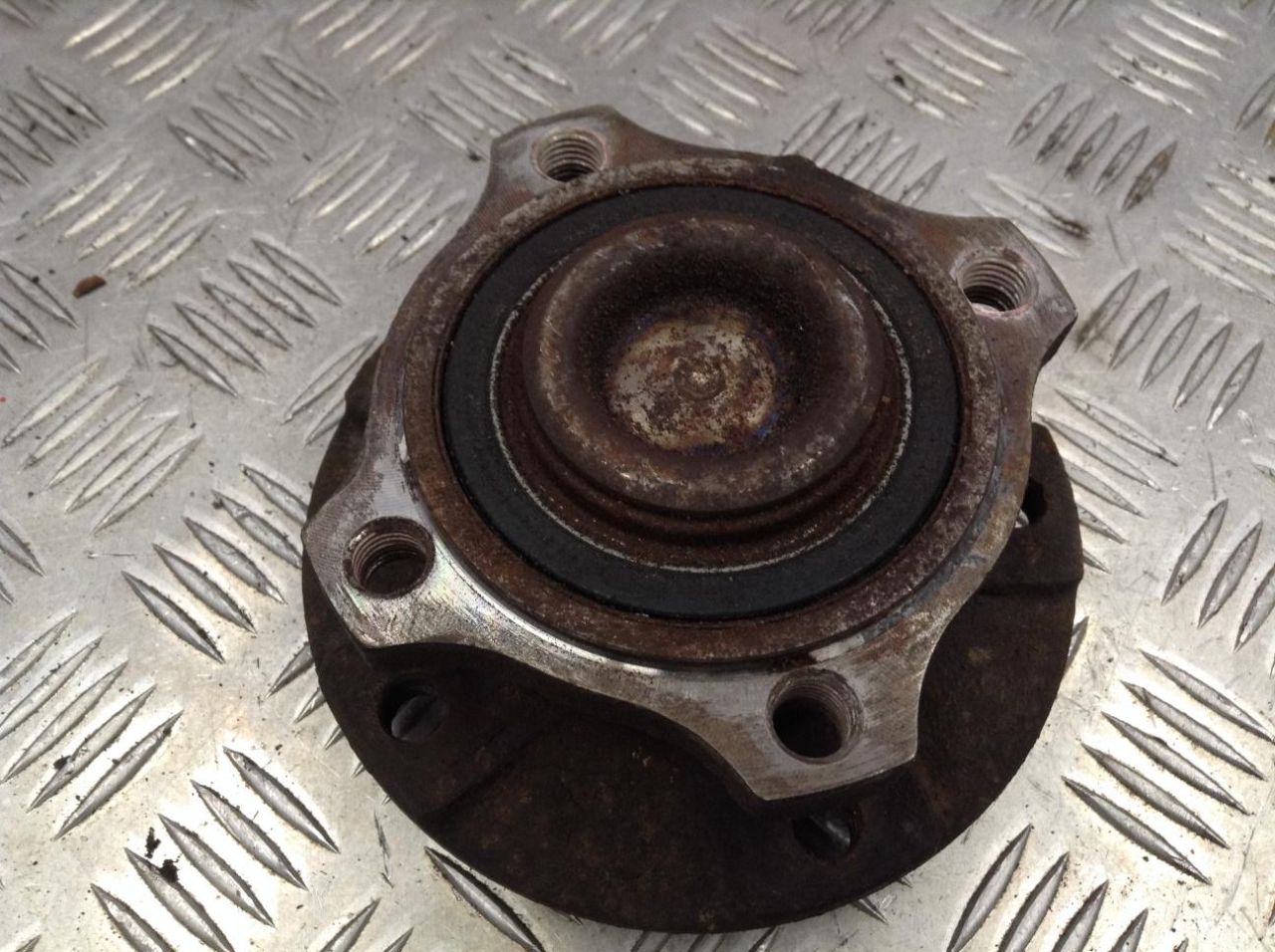 ступица передняя правая BMW 5 серия E60/E61 2005, 3.0 л., дизель, АКПП, седан - фото №1