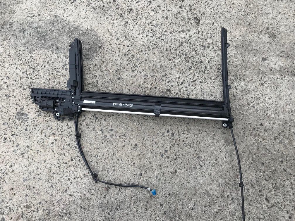 шторка двери Mercedes-Benz S-Класс W222/C217/A217 2014, 3.0 л., OM 642.861, дизель, АКПП, серебристый, седан, 2228100120 - фото №1